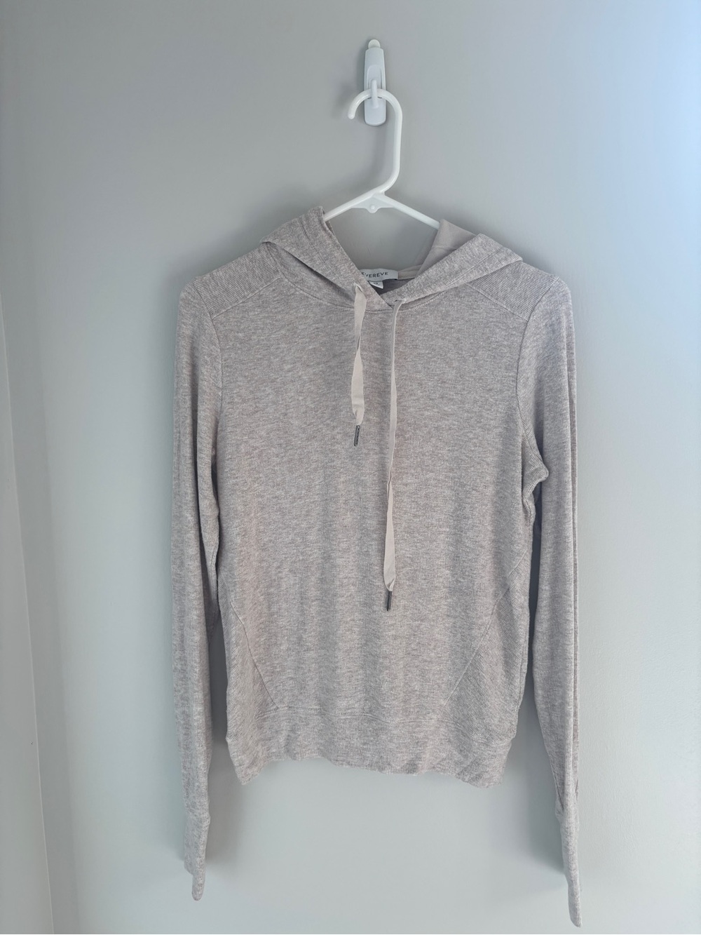 Evereve Ribbed Knit Drawstring Hoodie in Heather Taupe